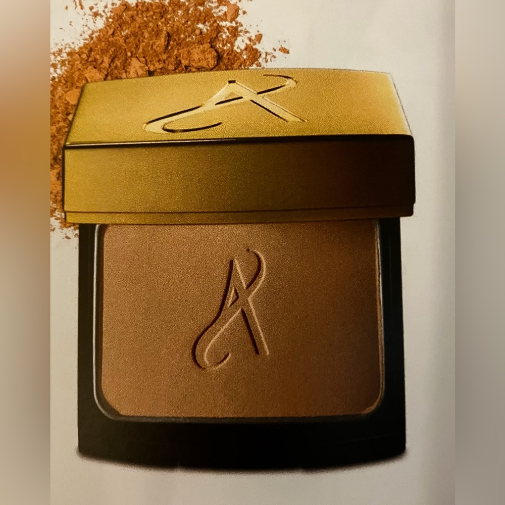 NIB Translucent Exact Fit Pressed Powder Refill